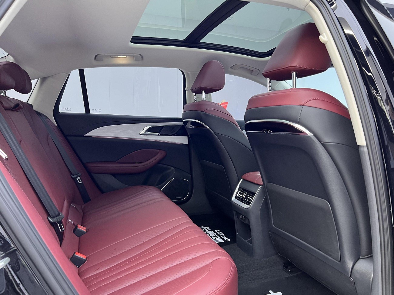 Hongqi H5 2025