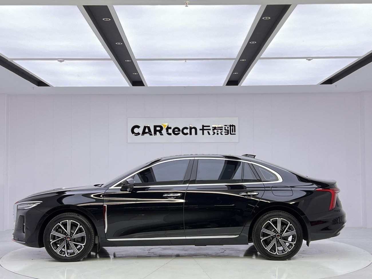 Hongqi H5 2025