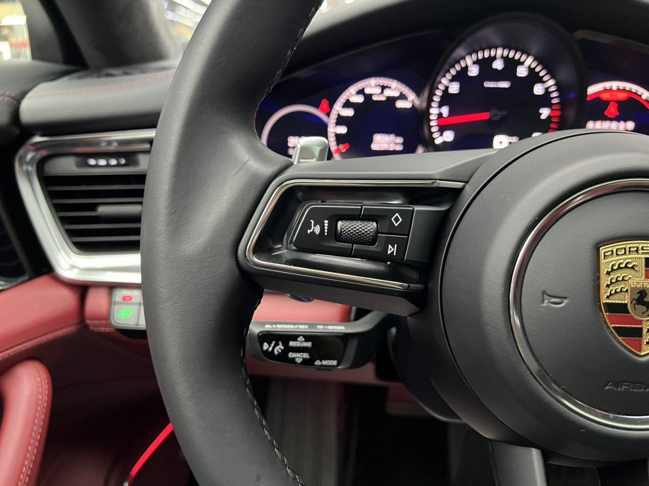 Porsche Panamera 2023