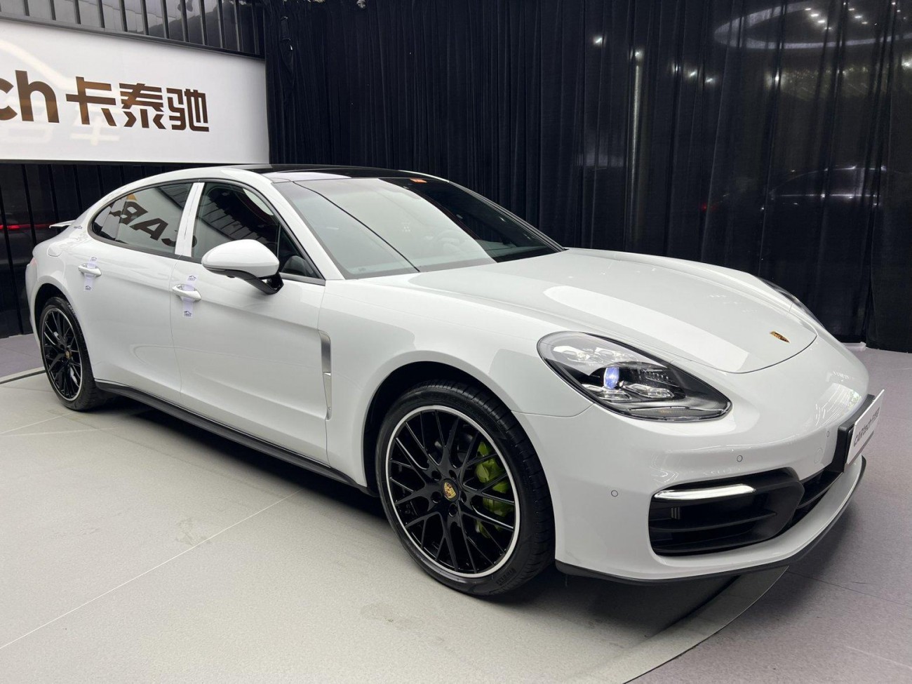 Porsche Panamera 2023