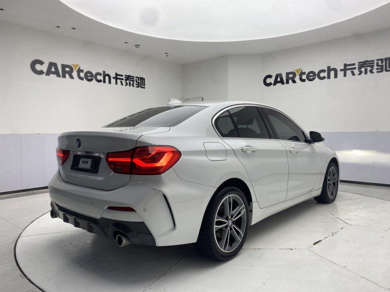 BMW 120i 2021