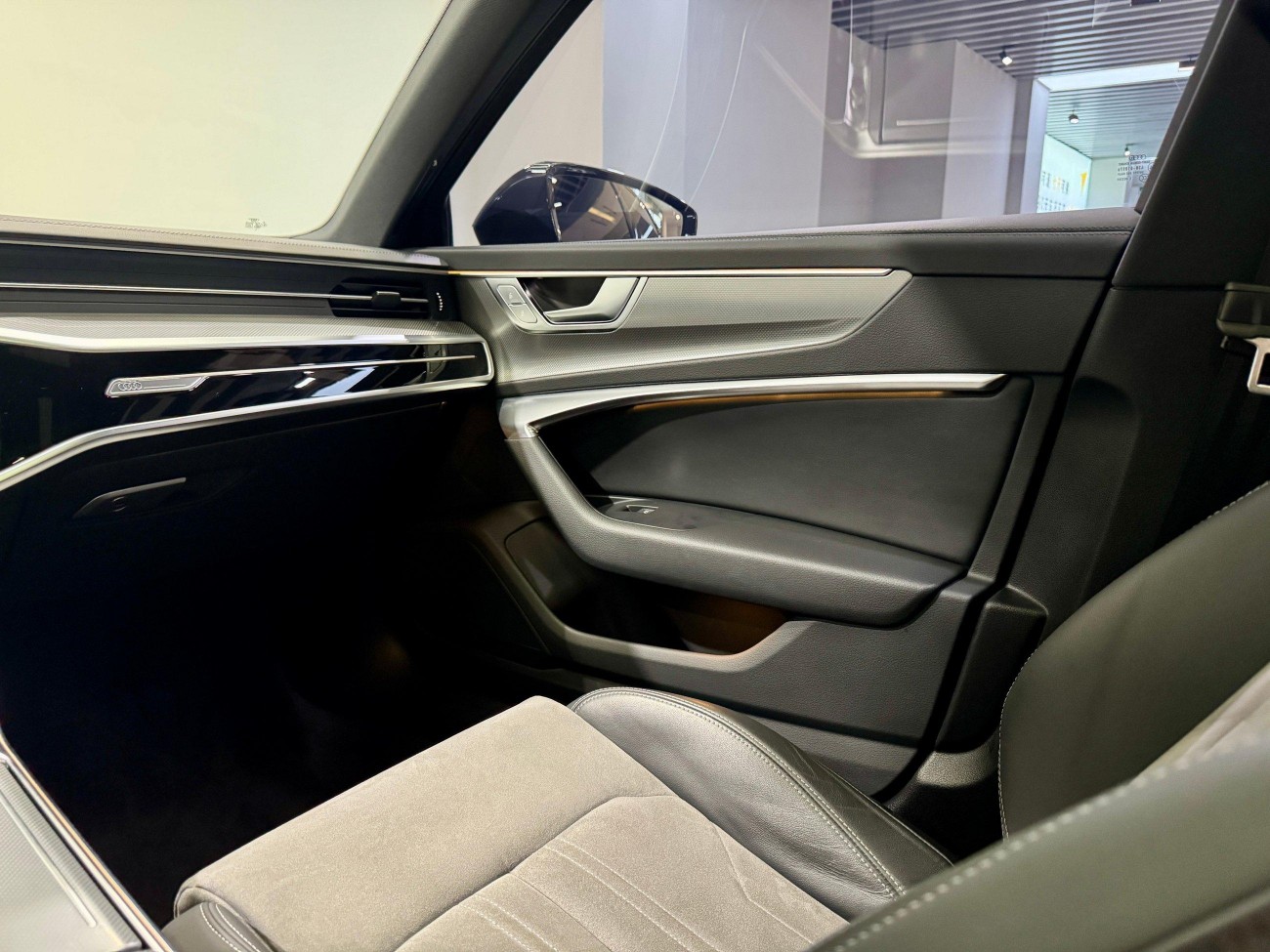 Audi A6L 40 TFSI 2025