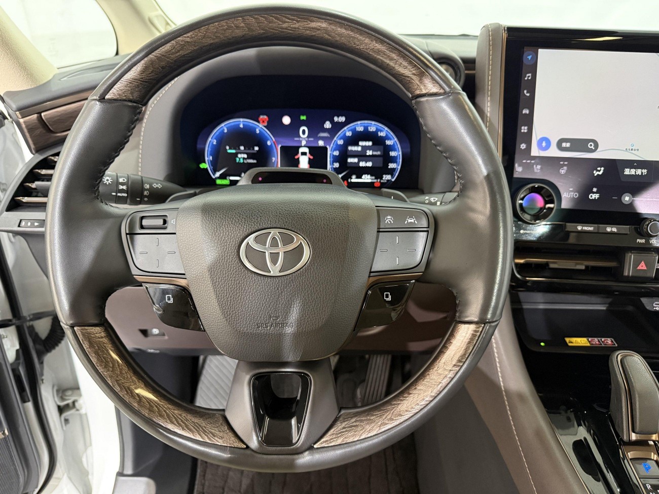 Toyota Alphard 2024