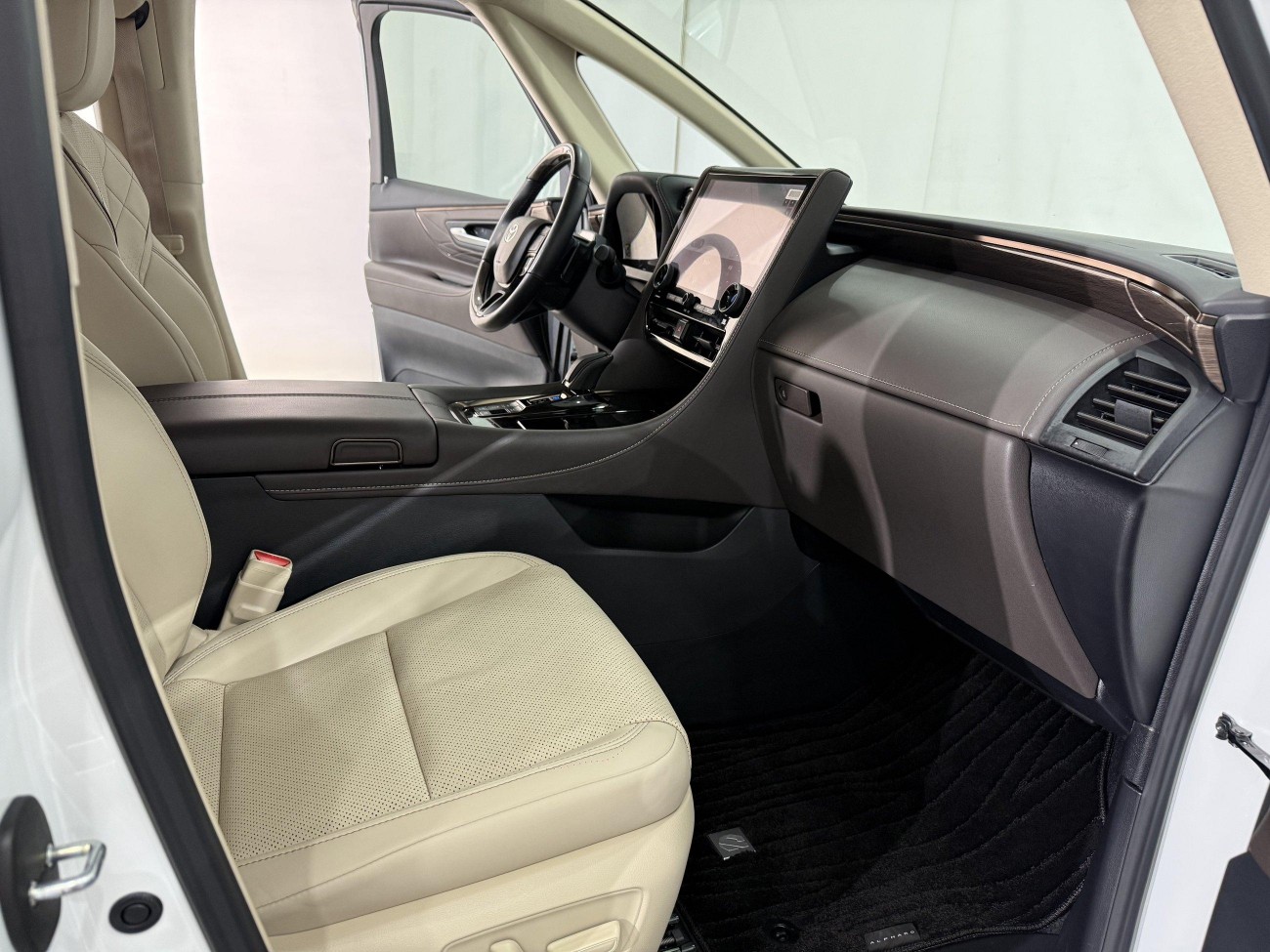 Toyota Alphard 2024
