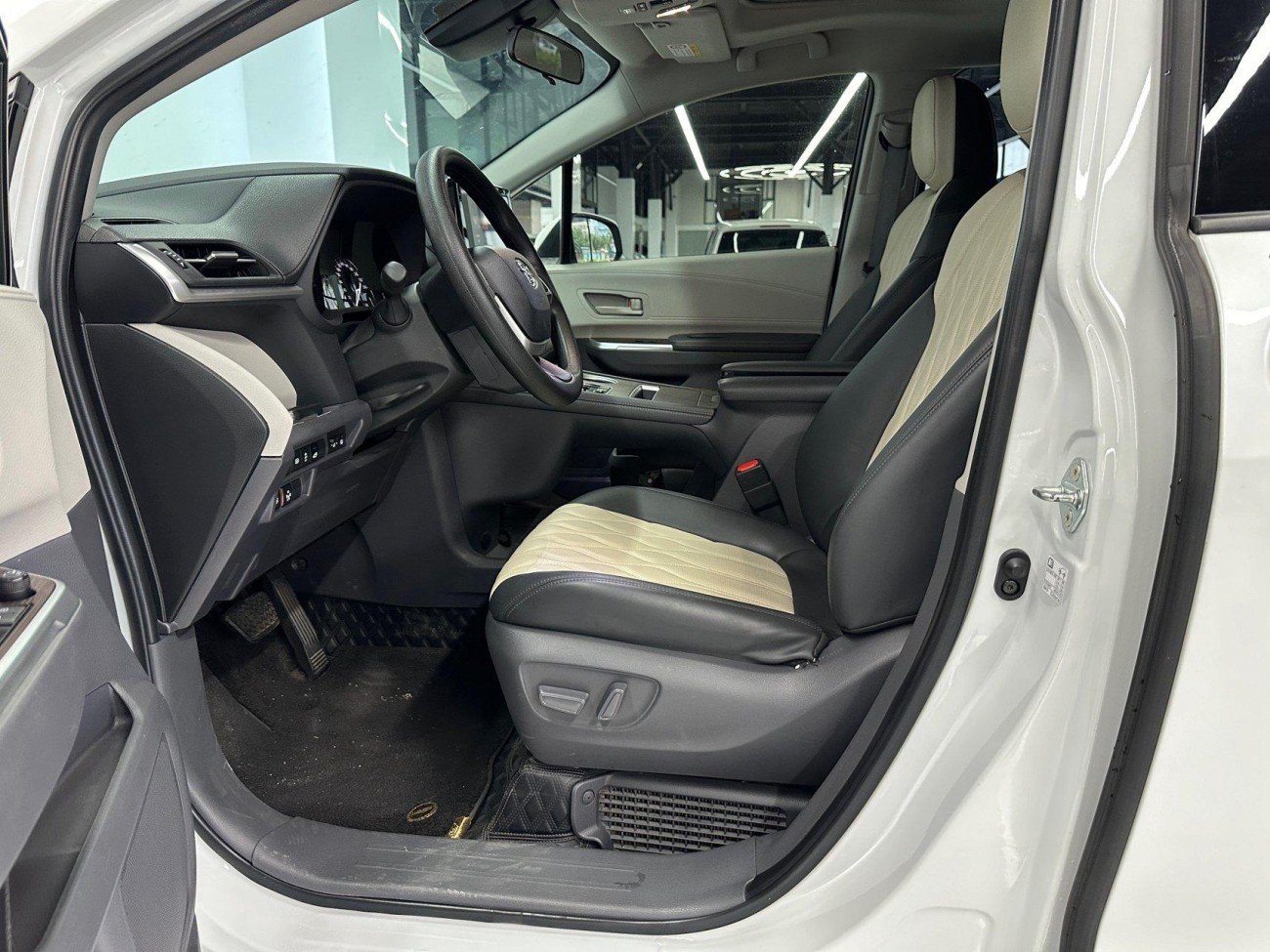Toyota Sienna 2023