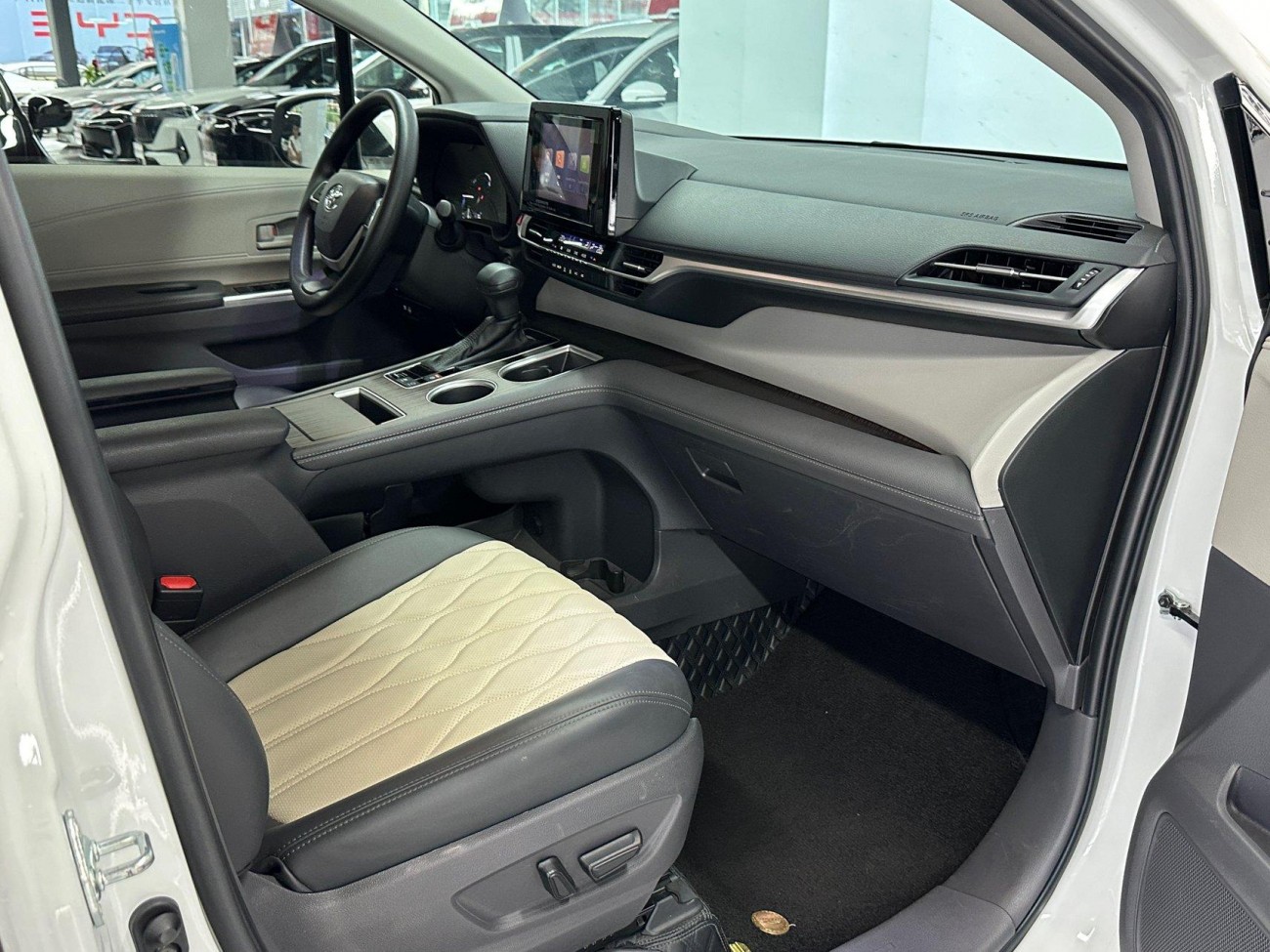 Toyota Sienna 2023