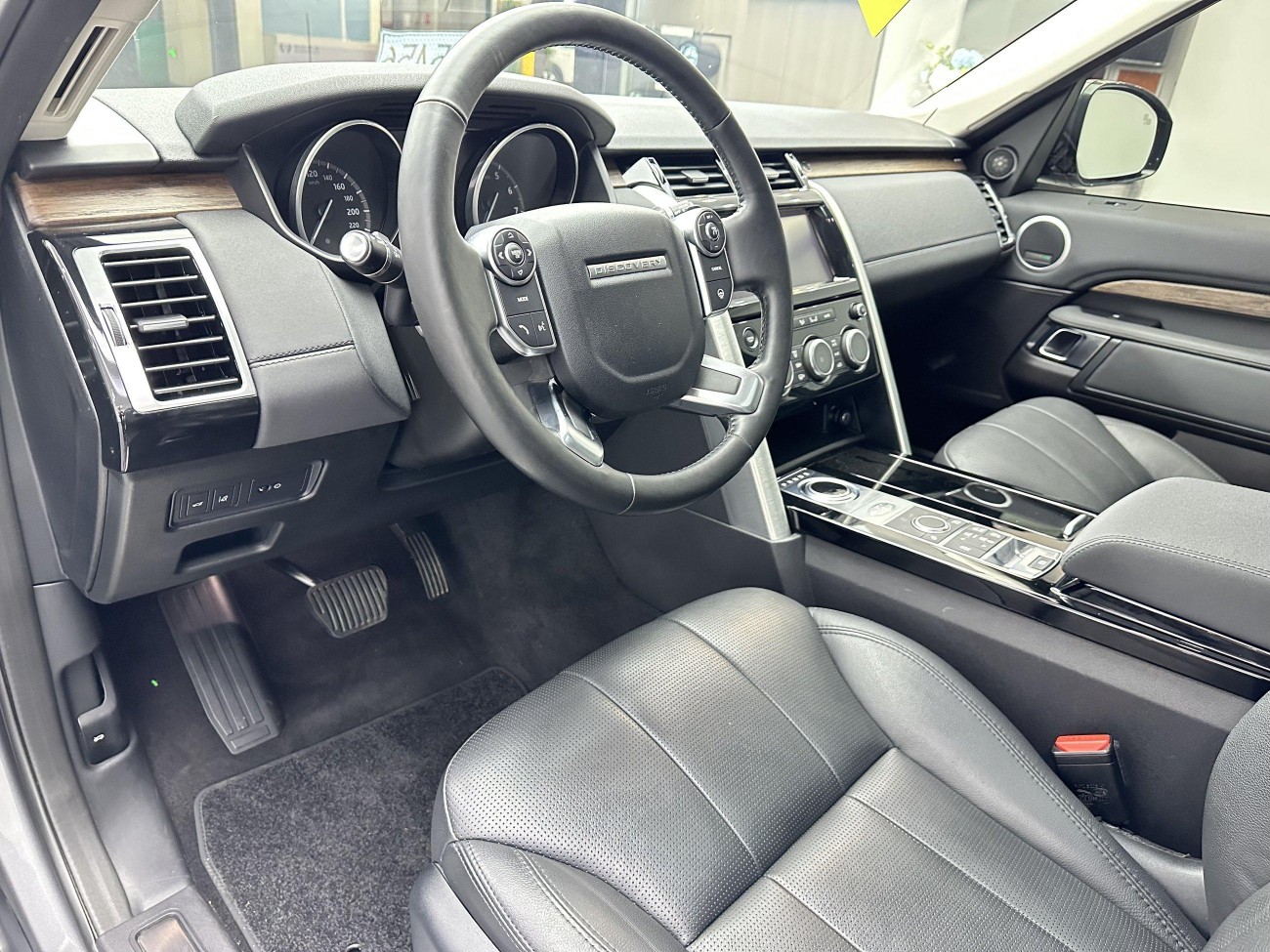 Land Rover Discovery 2018