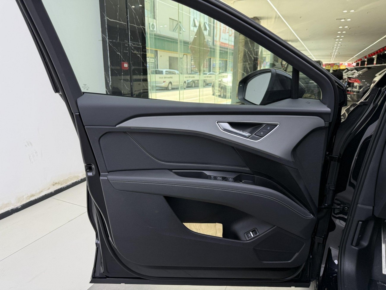 Audi Q5 e-tron 2025