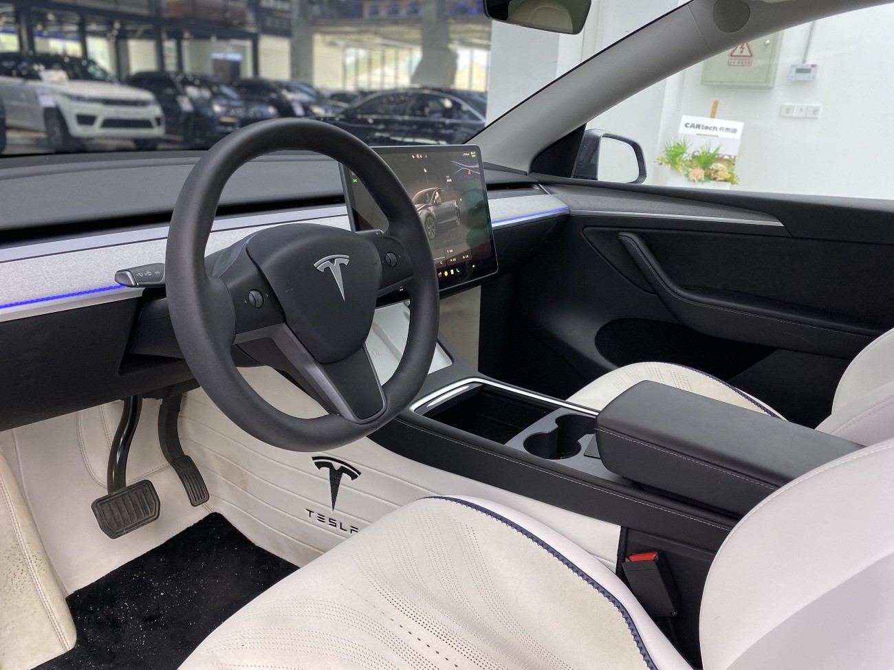 Tesla Model Y 2024