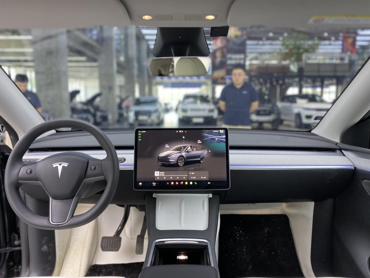 Tesla Model Y 2024