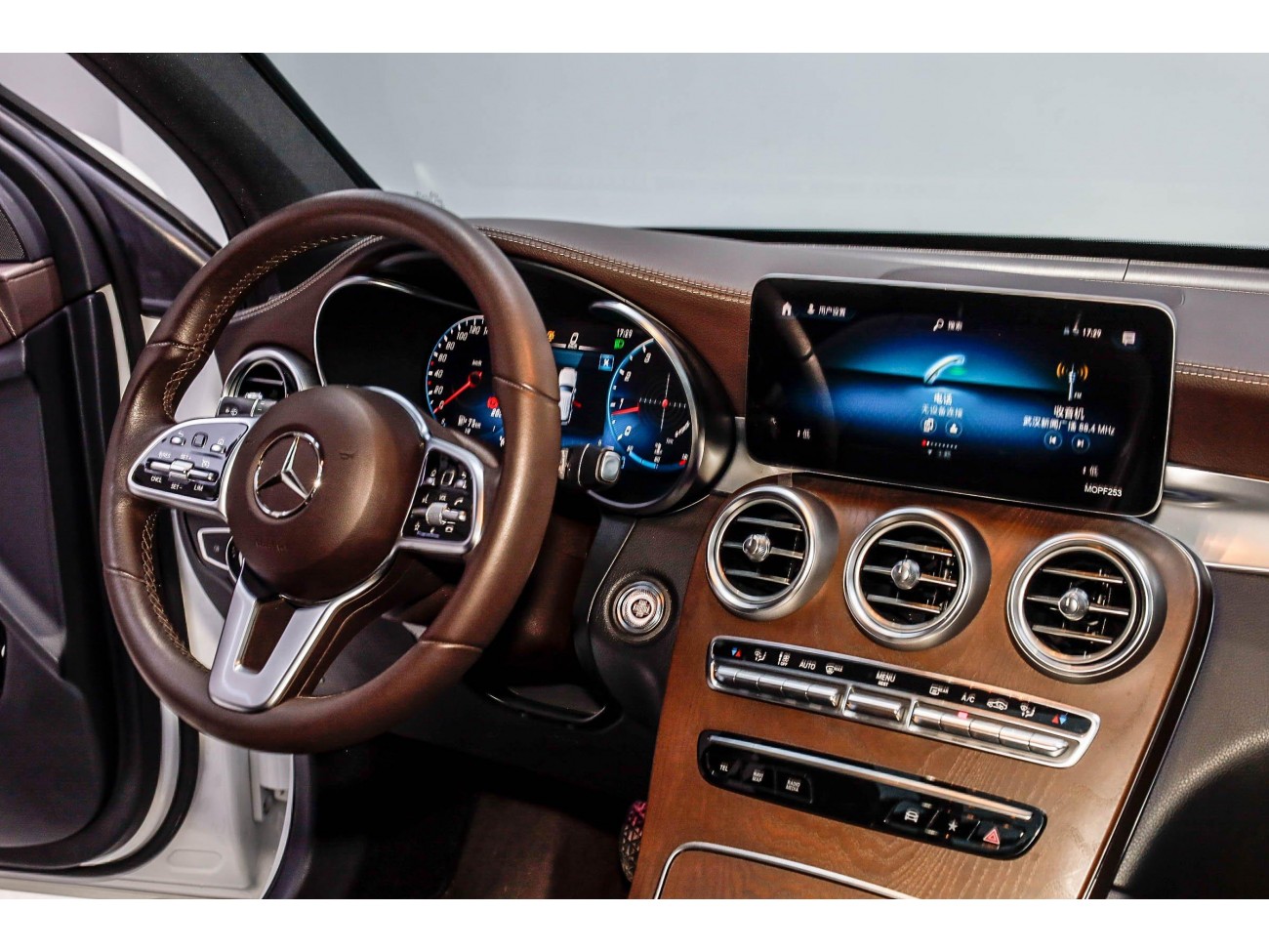 Mercedes-Benz GLC 300 L 2020