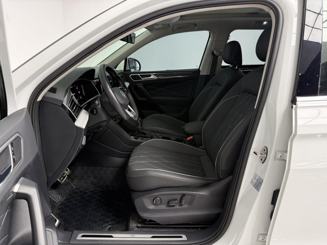 Volkswagen Tiguan L 2023