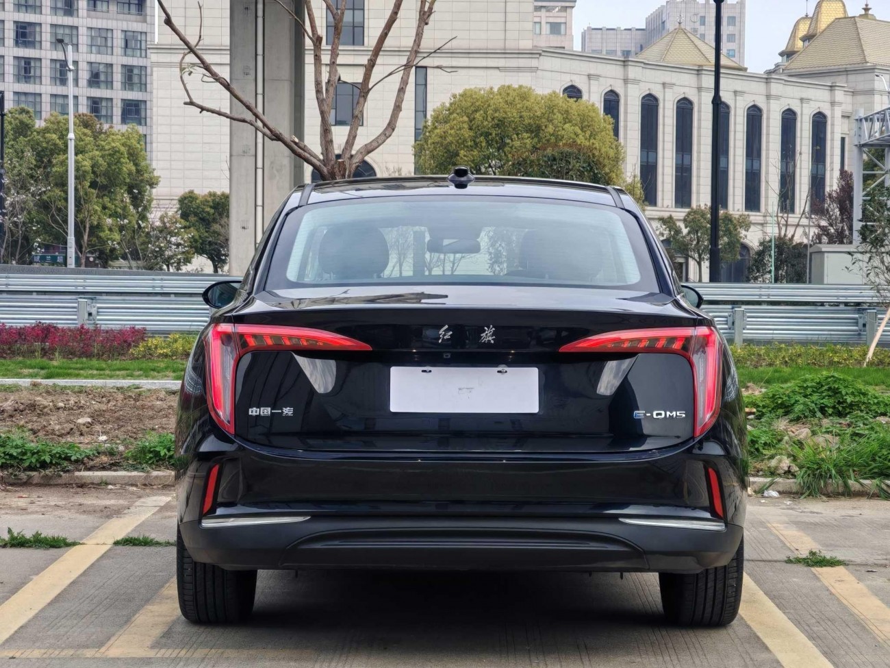 Hongqi QM5 2024