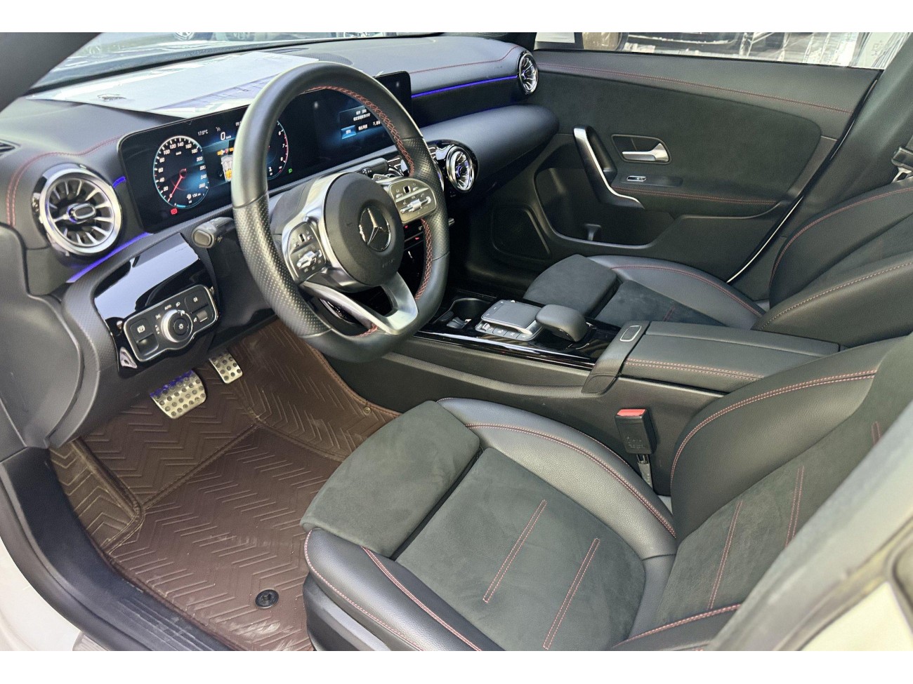 Mercedes-Benz CLA 200 2021