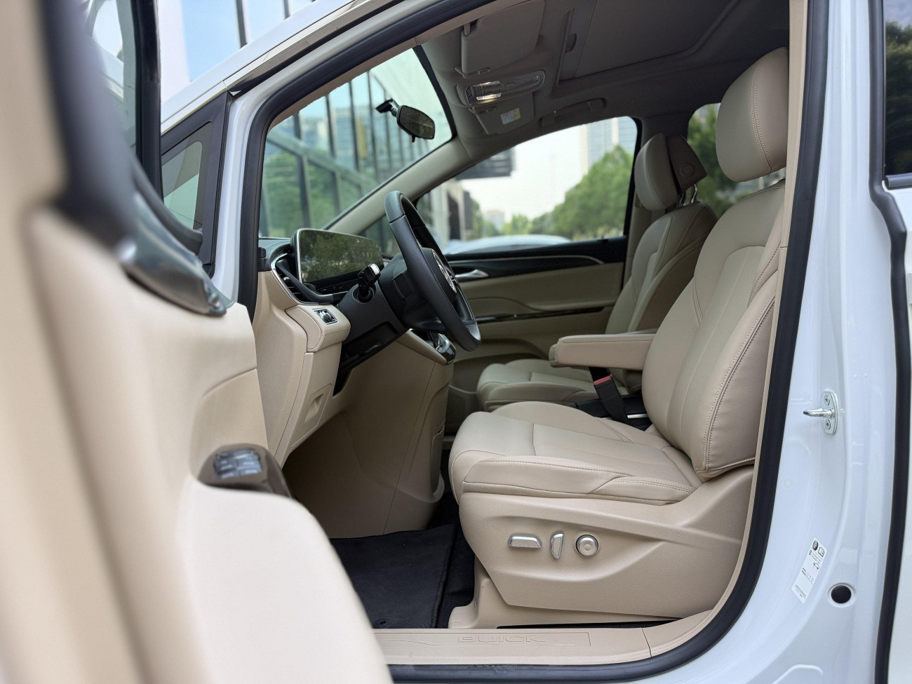 Buick GL8 2025