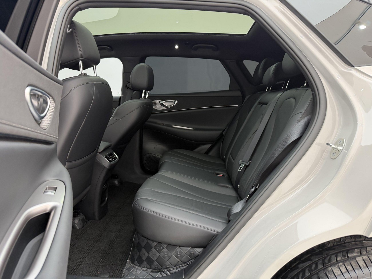 BYD HiAce 2025