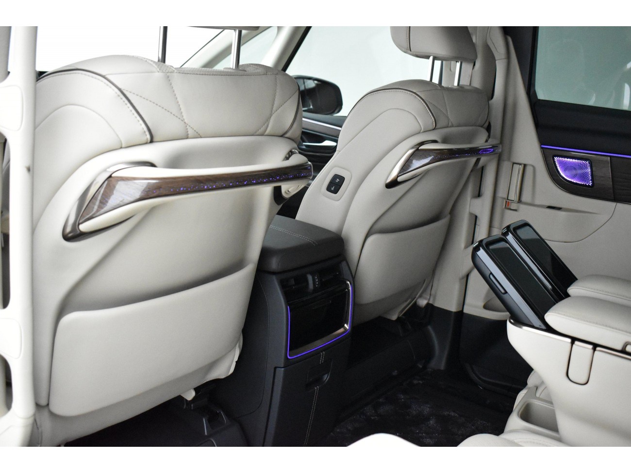 Toyota Alphard 2024