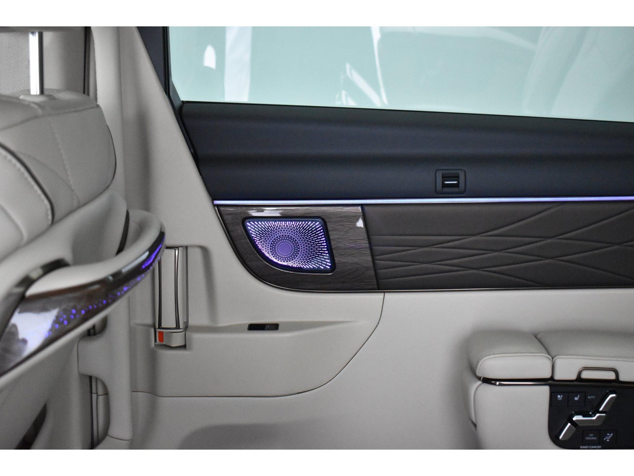 Toyota Alphard 2024