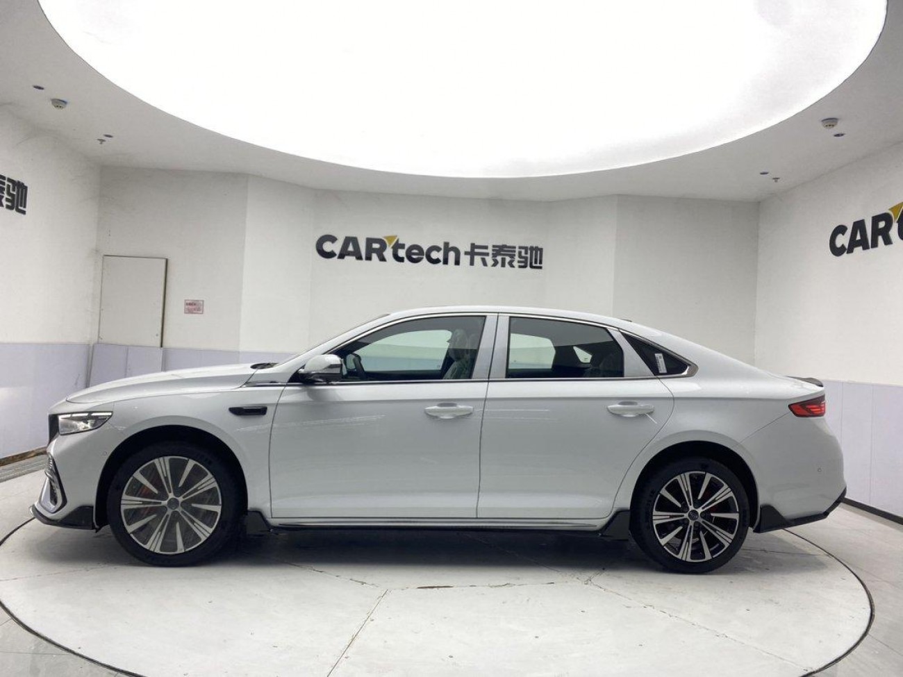 Geely Preface 2026