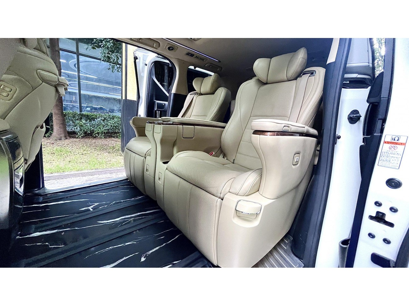 Toyota Alphard 2017