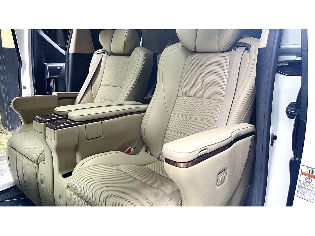 Toyota Alphard 2017