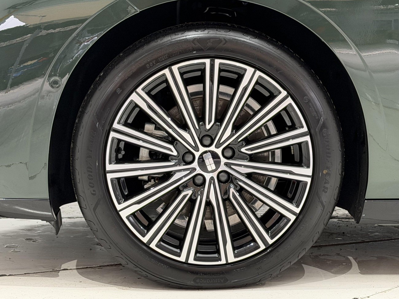 Geely Galaxy 8 2025