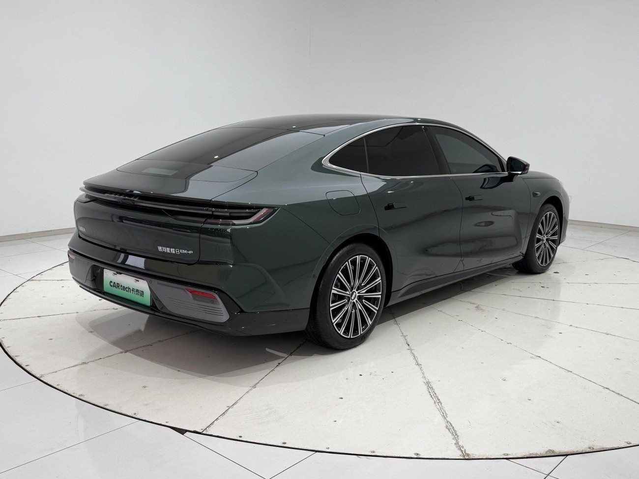 Geely Galaxy 8 2025