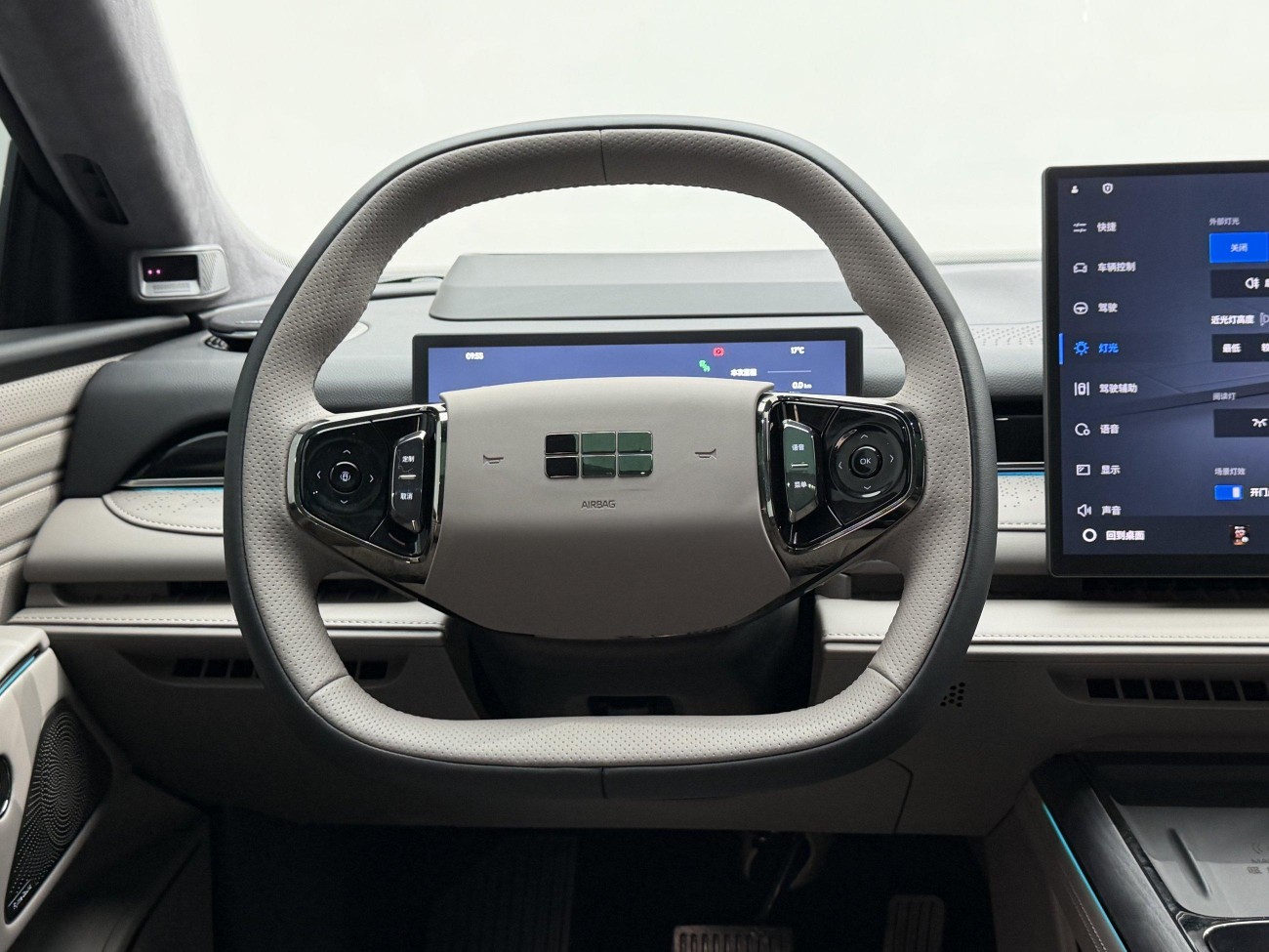 Geely Galaxy 8 2025