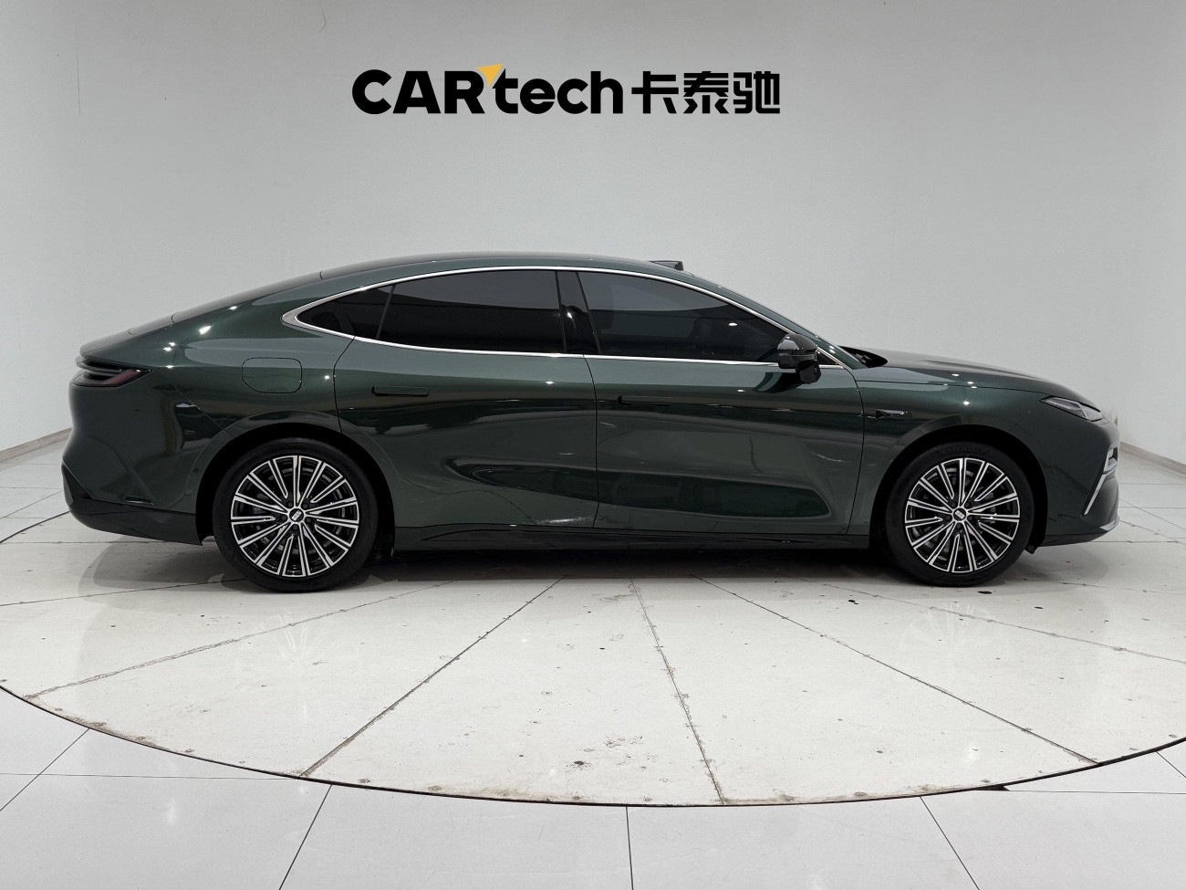 Geely Galaxy 8 2025