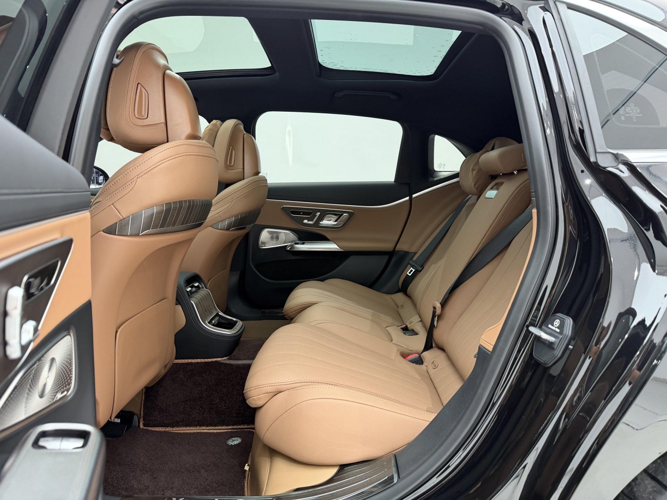 Mercedes-Benz E 300 L 2025