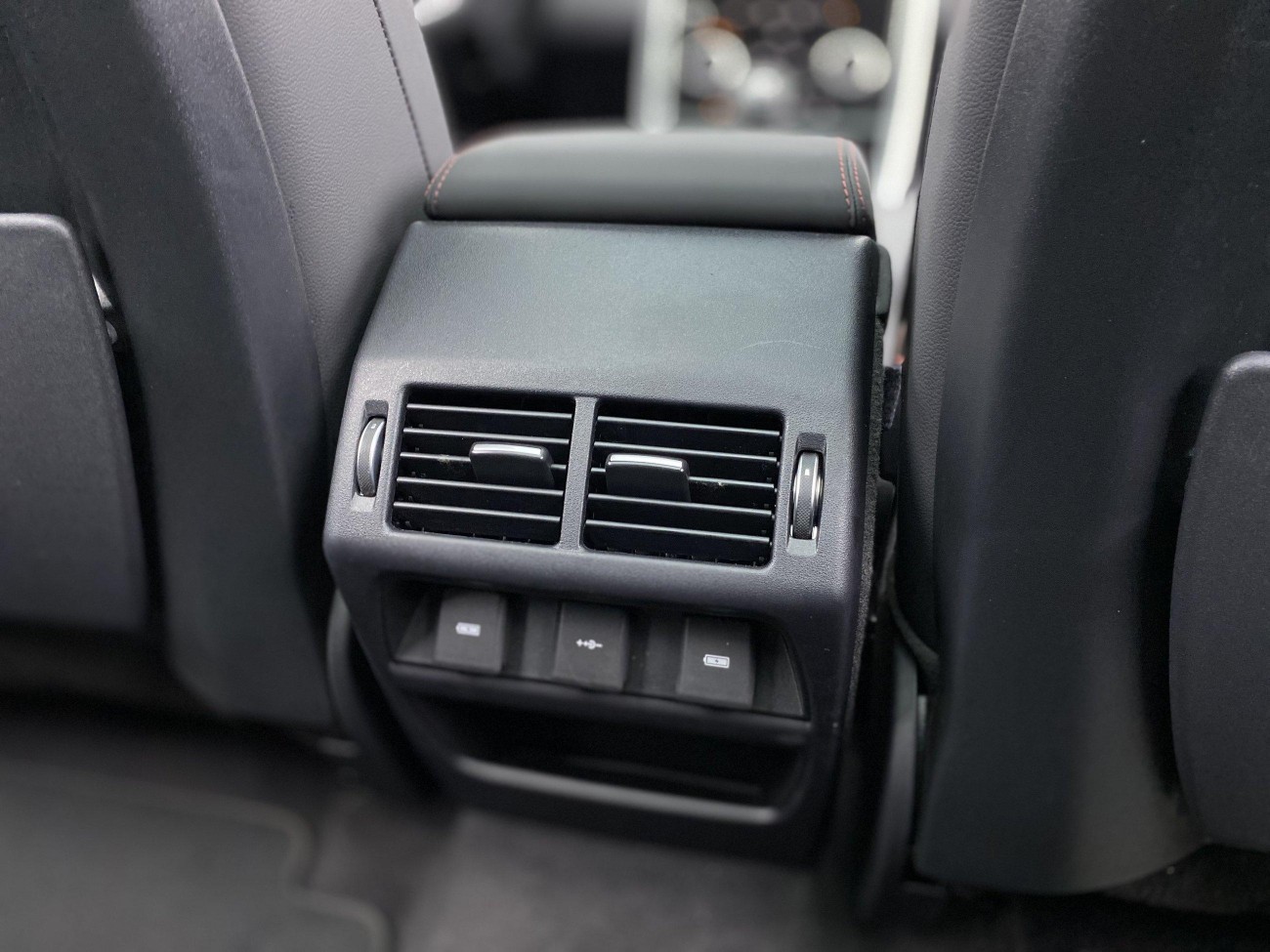Land Rover Discovery Sport 2021
