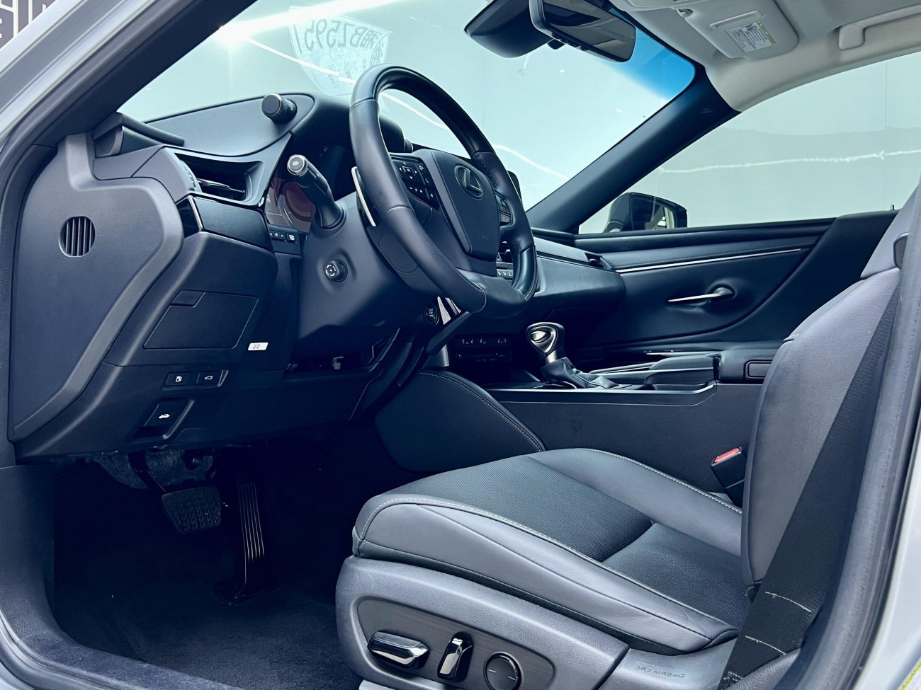 Lexus ES 250 2023