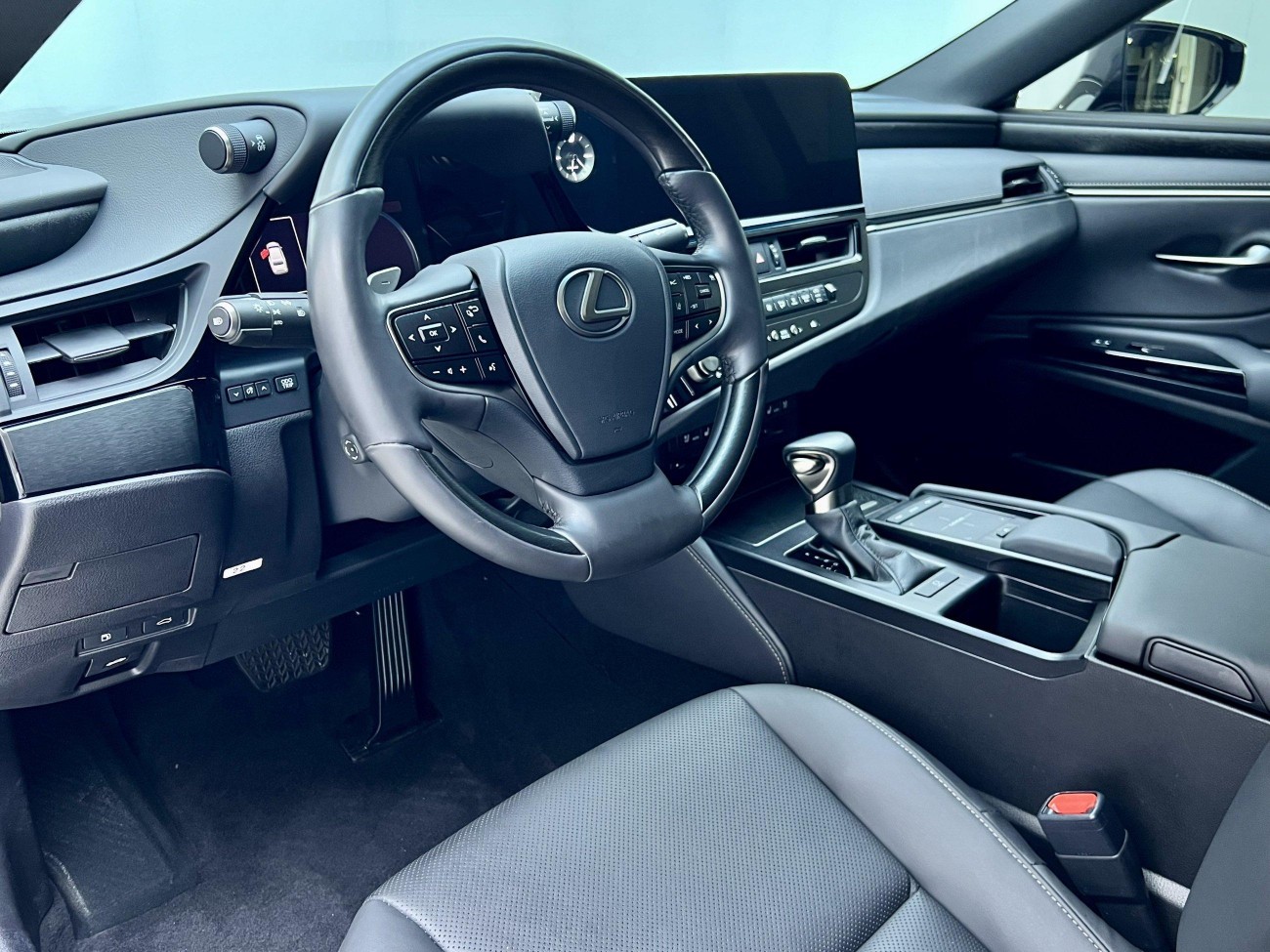 Lexus ES 250 2023