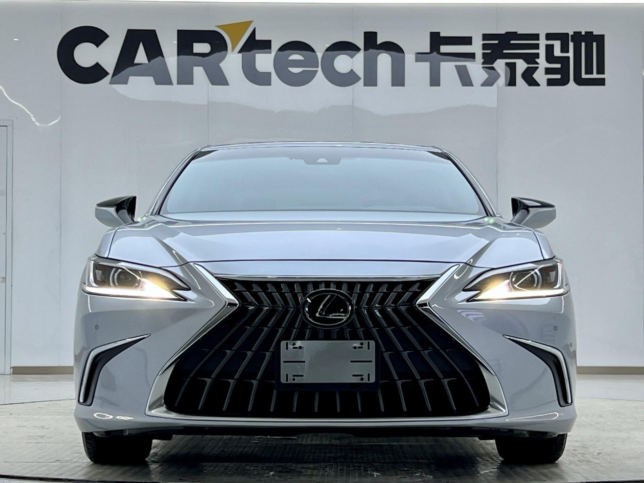 Lexus ES 250 2023