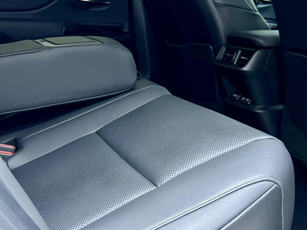 Lexus ES 250 2023
