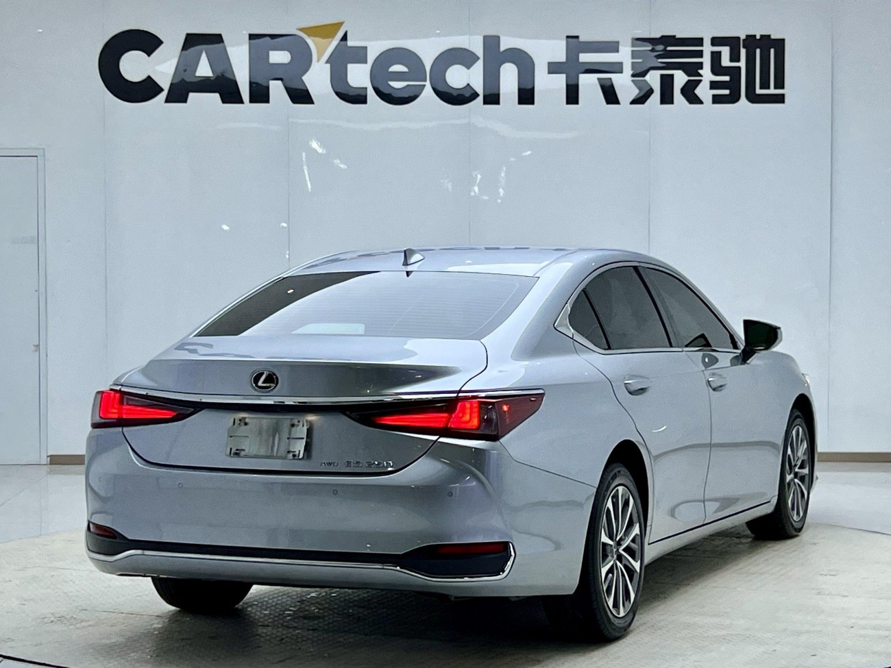 Lexus ES 250 2023