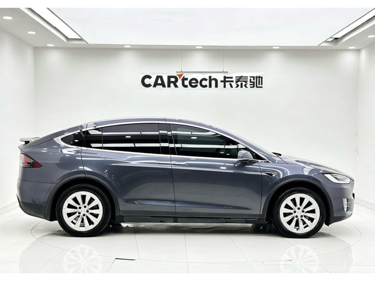 Tesla Model X 2020