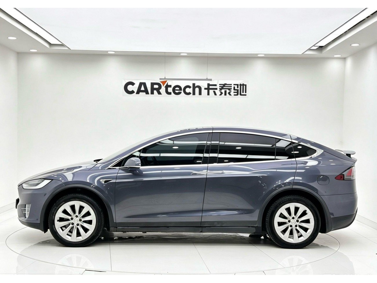 Tesla Model X 2020