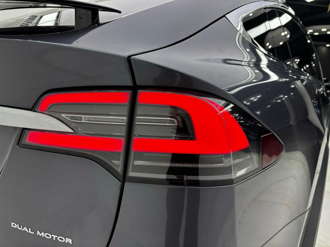 Tesla Model X 2020