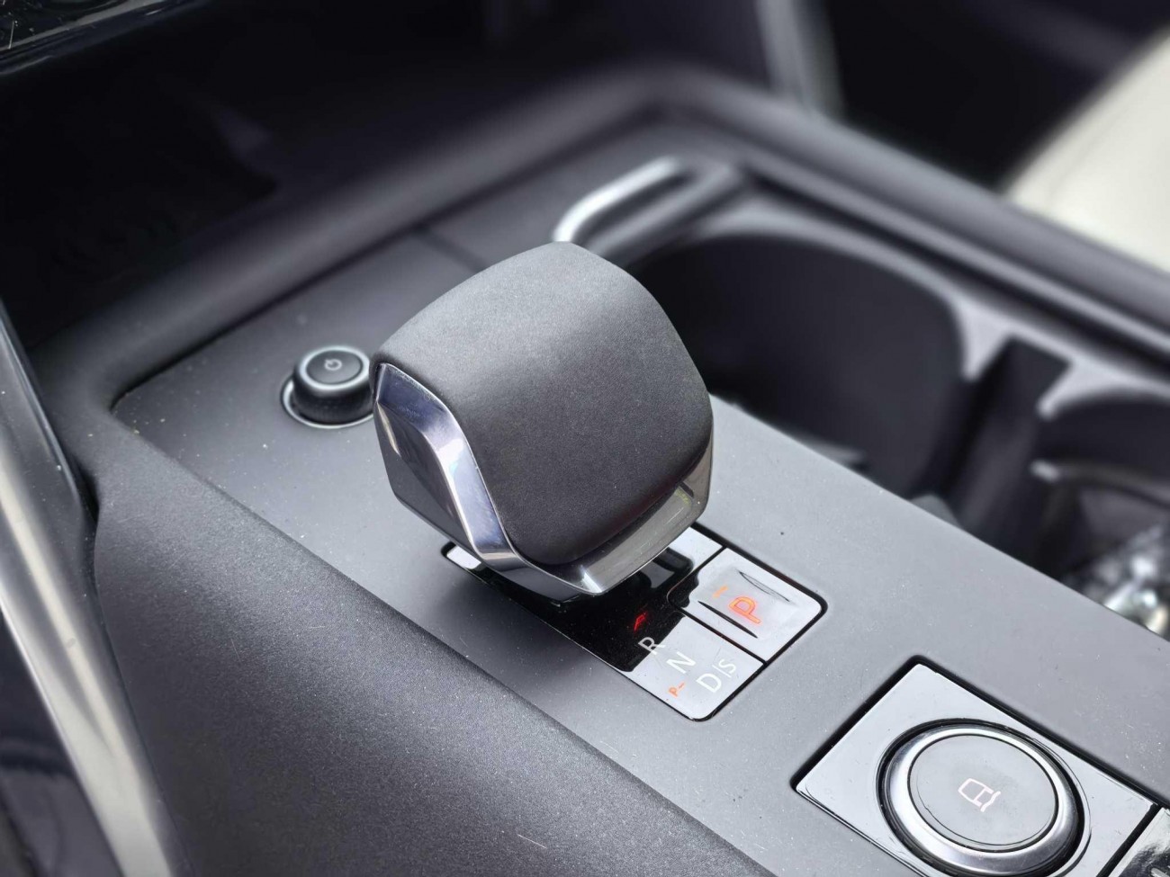 Land Rover Discovery 2021