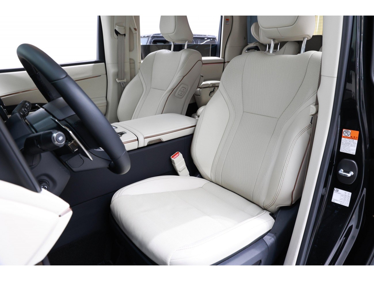 Lexus LM 500h 2025