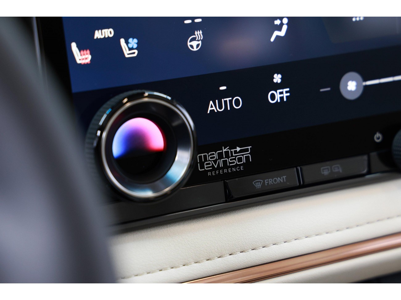 Lexus LM 500h 2025