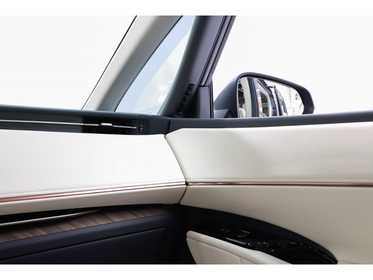 Lexus LM 500h 2025