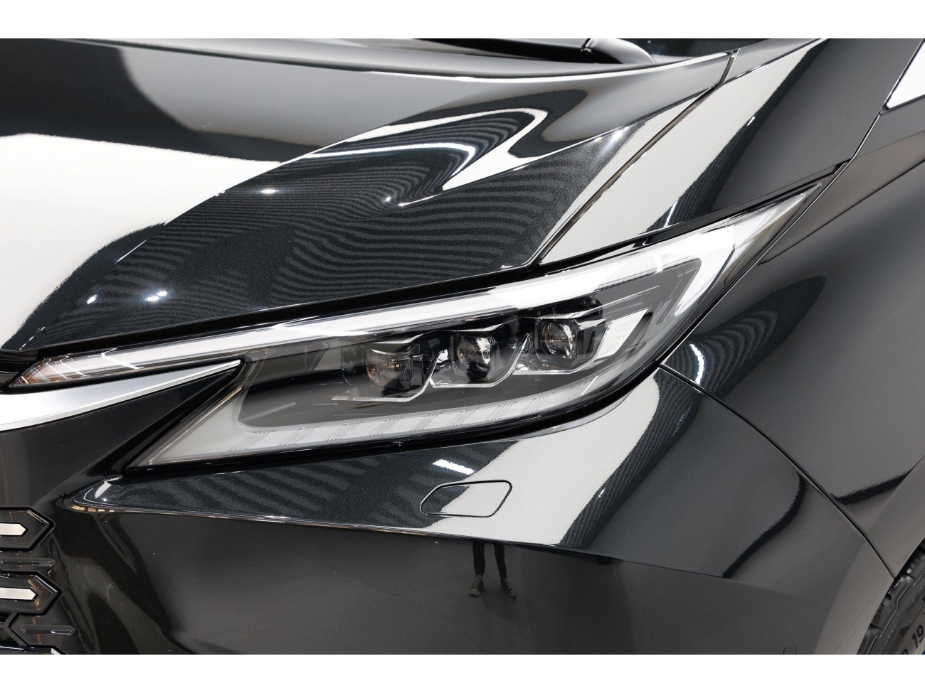 Lexus LM 500h 2025