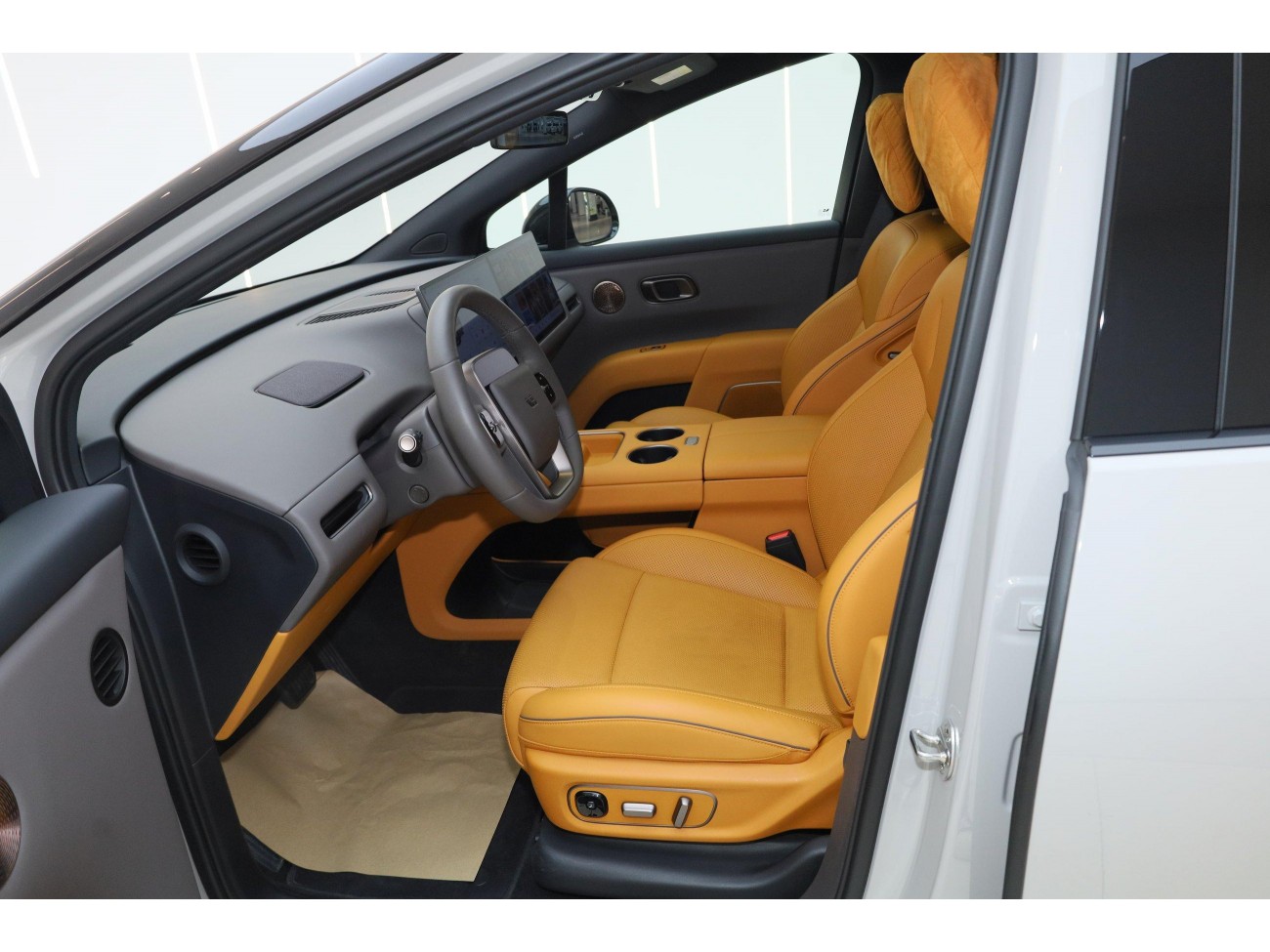 Li Auto i8 2025