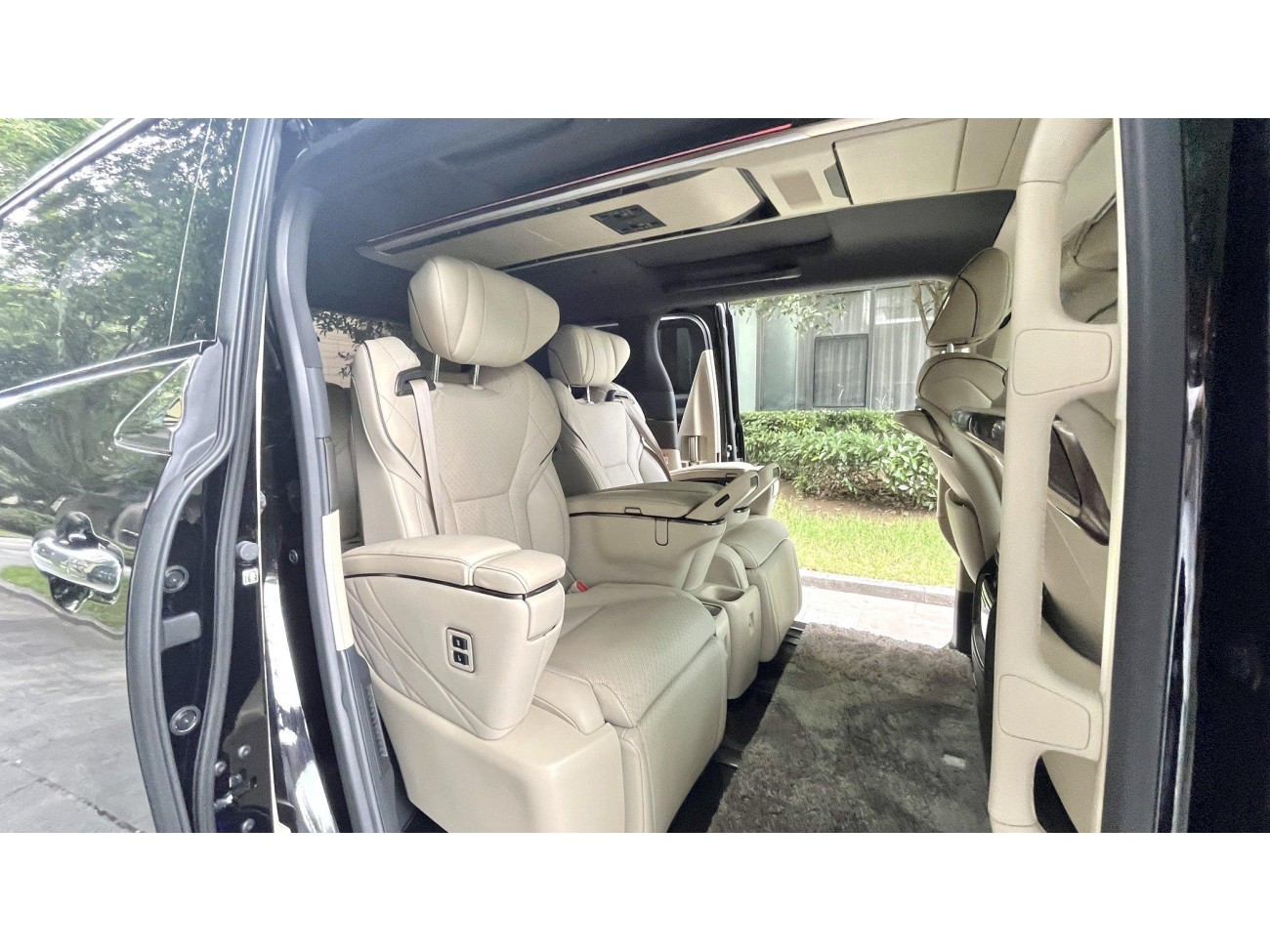 Toyota Vellfire 2024