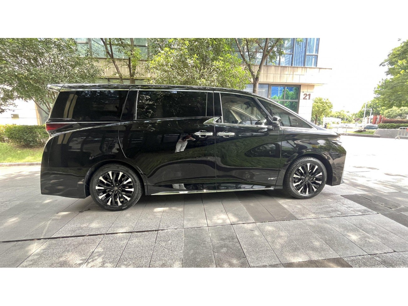 Toyota Vellfire 2024