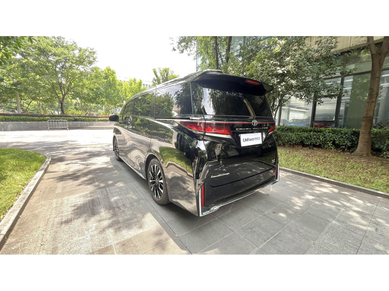 Toyota Vellfire 2024