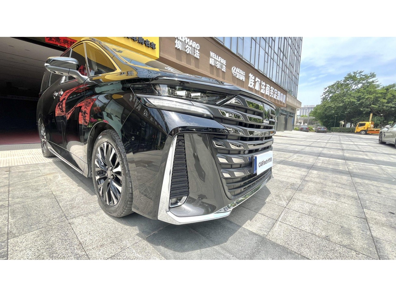 Toyota Vellfire 2024
