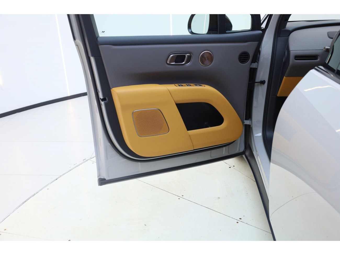 Li Auto i8 2025